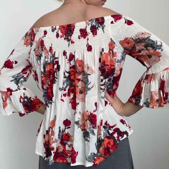 Floral Off the Shoulder 3/4 Length Top - Picture 3 of 3